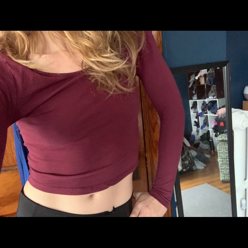 Long sleeve crop top
